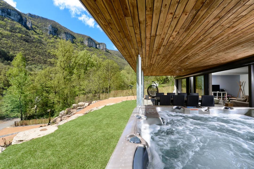 Villa d’architecte avec plage privée au cœur des Gorges du Tarn 