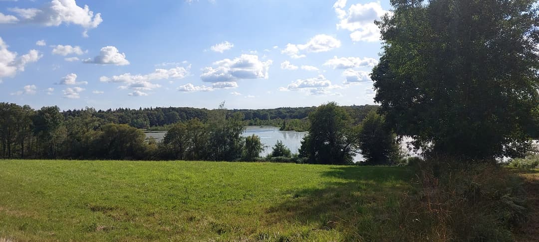 Etang de 21ha avec une cabane flottante 