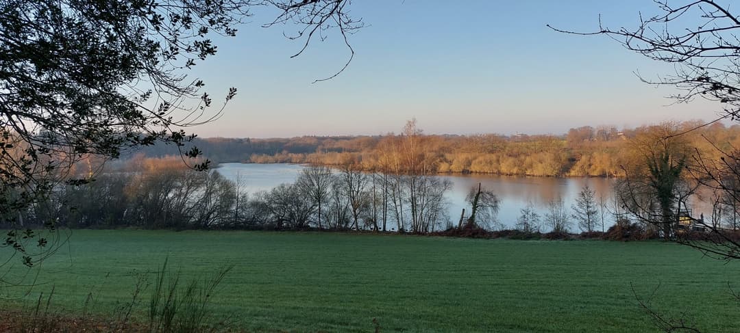 Etang de 21ha avec une cabane flottante 