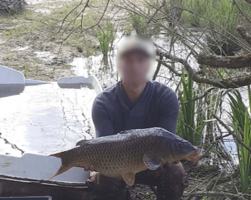 Etang de 21ha avec une cabane flottante 