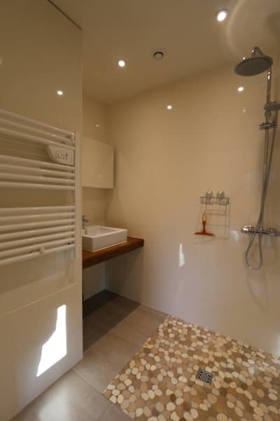 Hébergement insolite avec bain nordique au cœur de la Bourgogne 