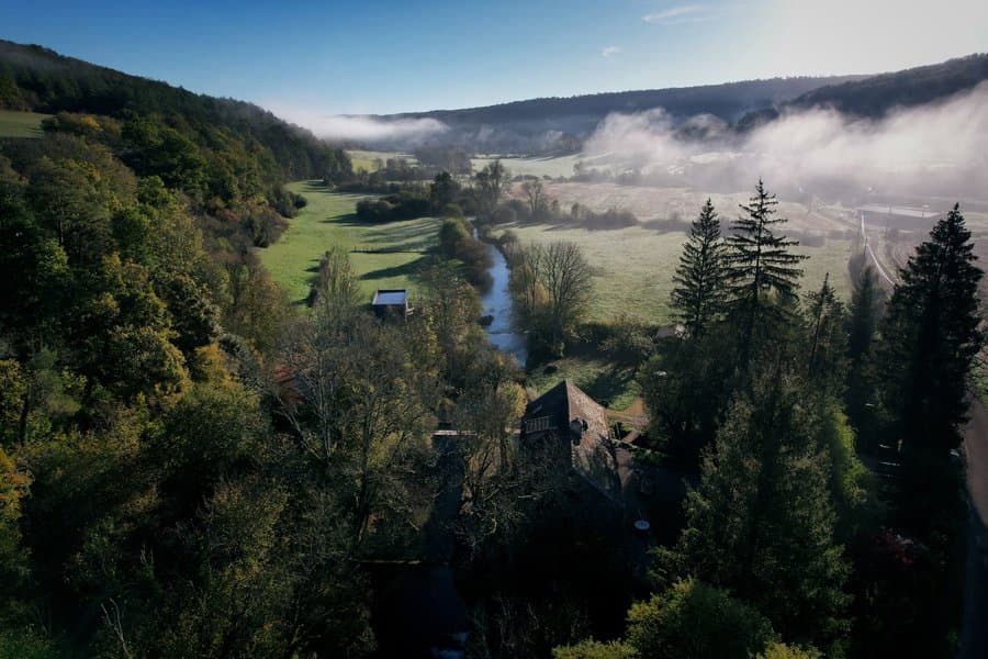 Hébergement insolite avec bain nordique au cœur de la Bourgogne 