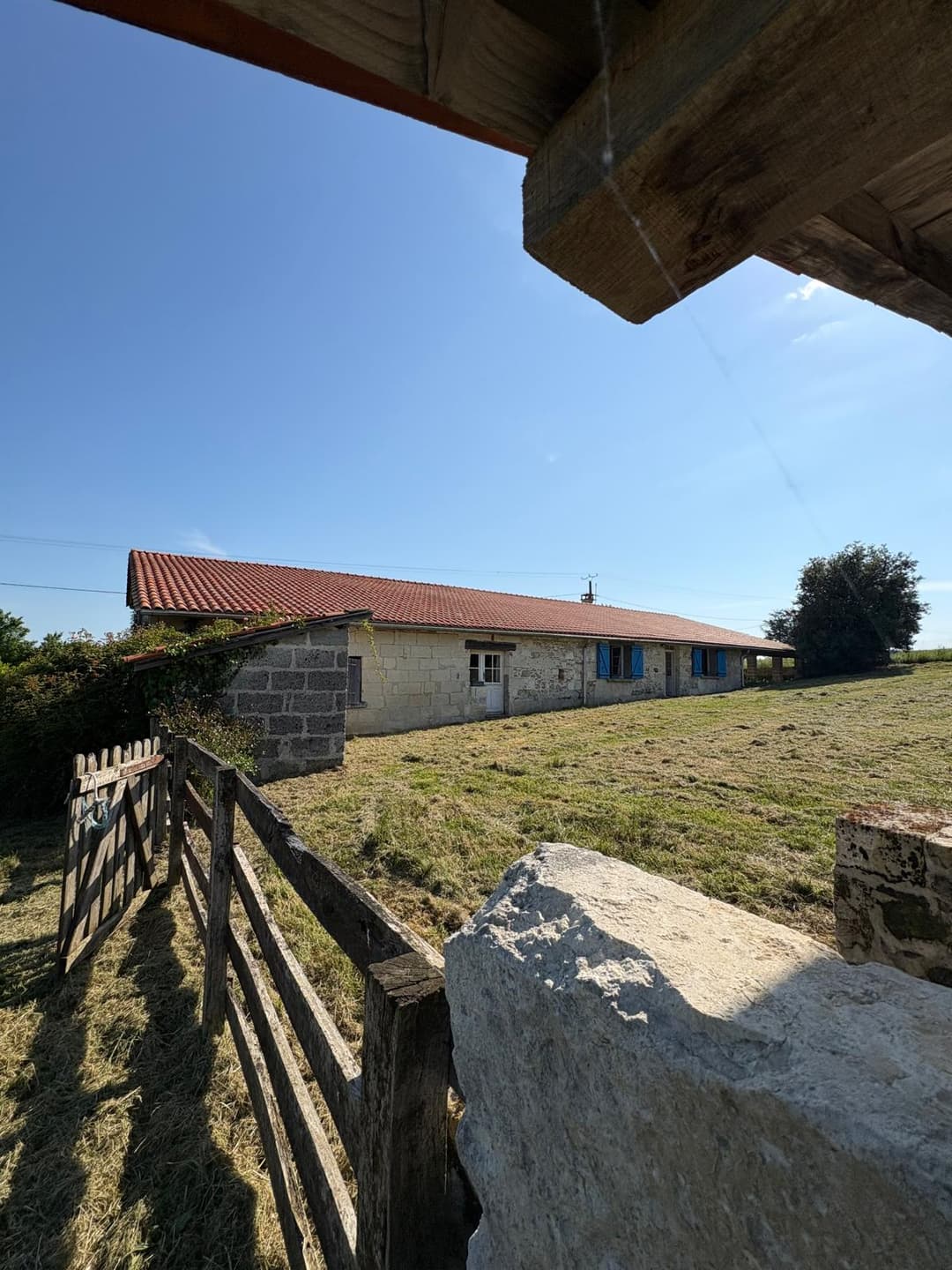 Maison de campagne devant  3 étangs -  Porcherat