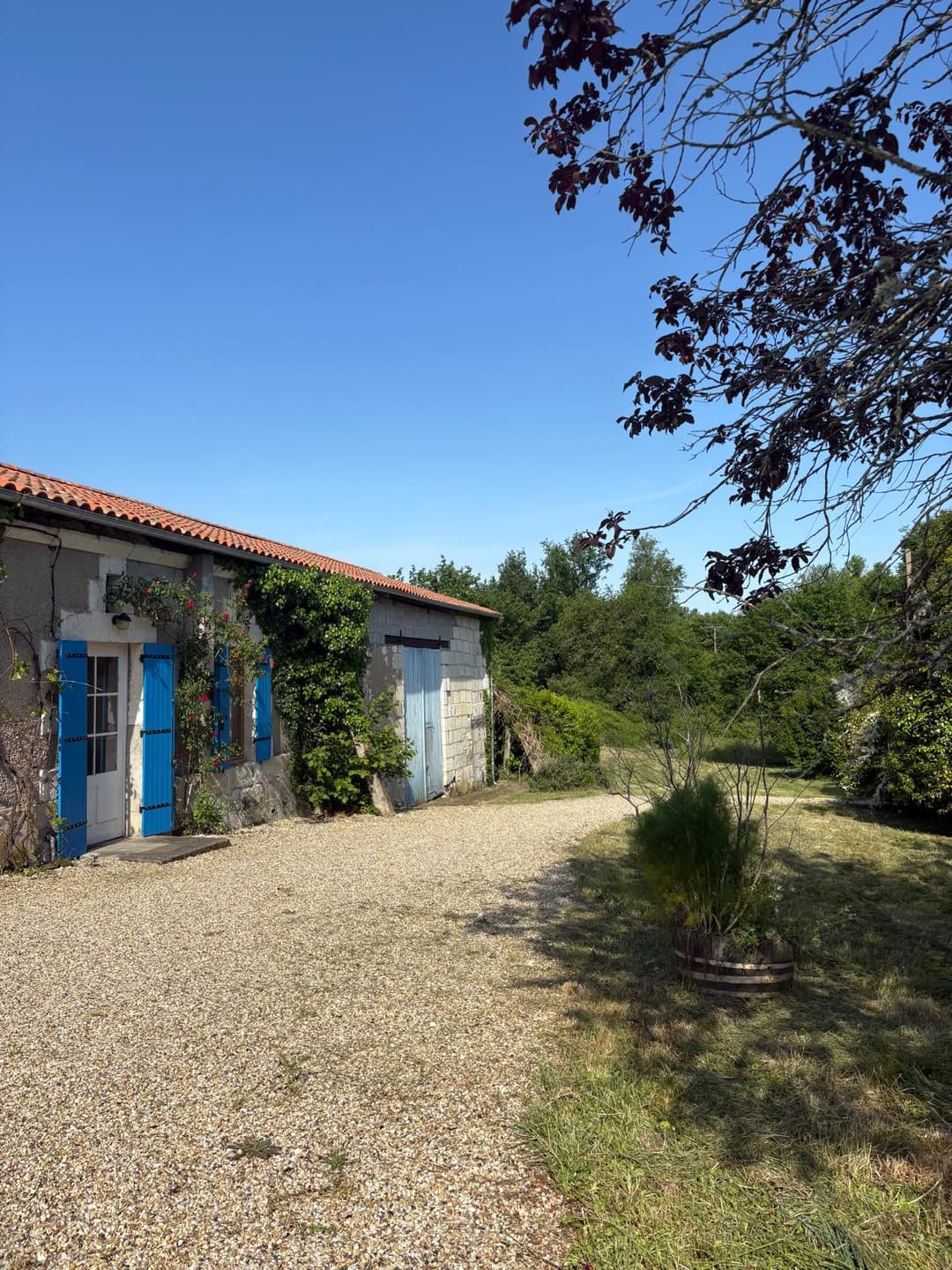 Maison de campagne devant  3 étangs -  Porcherat