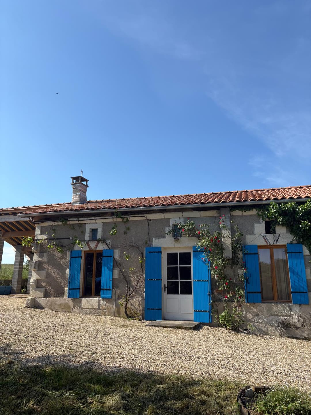 Maison de campagne devant  3 étangs -  Porcherat
