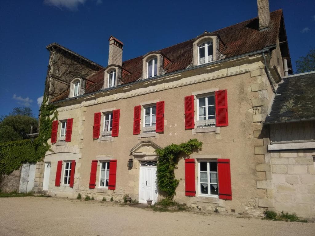 Chambres d’hôtes au bord de la rivière avec un étang privé 