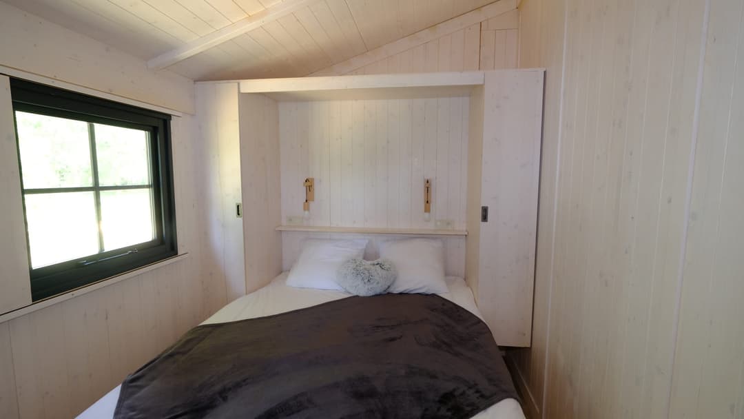 Chalet pilotis sur île privée avec vue imprenable sur l’étang 
