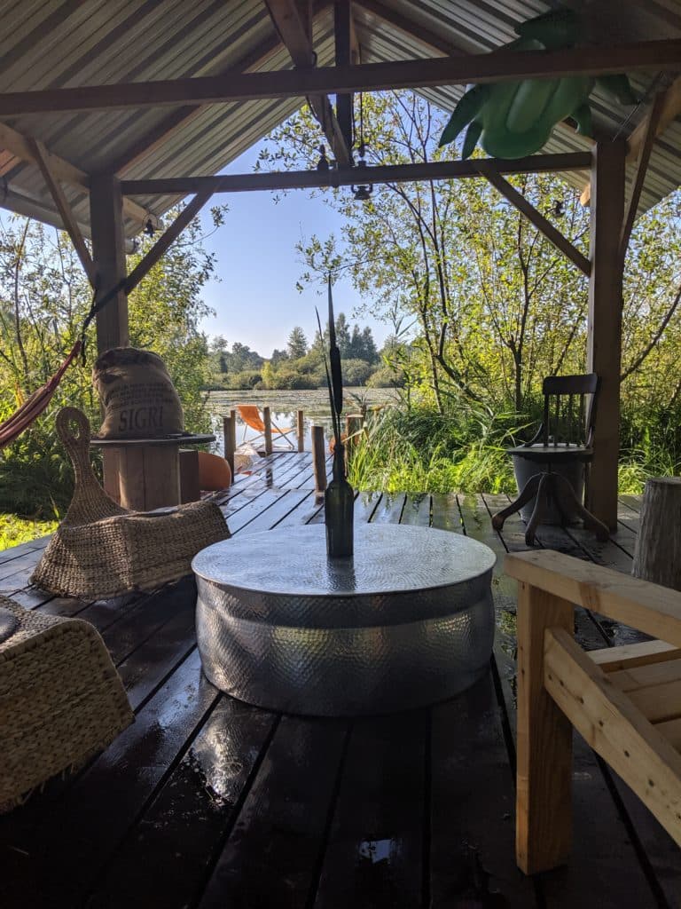 Ponton cosy au coeur de la nature. Ressourçant et dépaysant. 