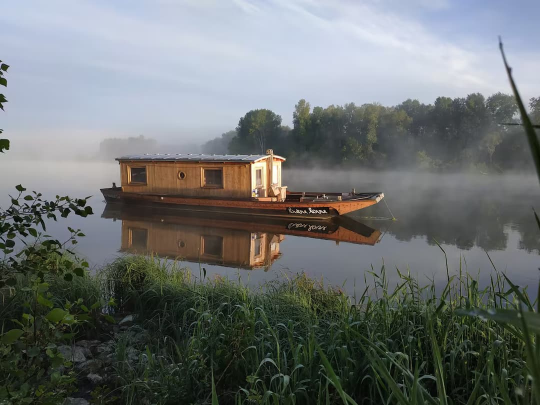 Toue cabanée traditionnelle à 5 mn de Chambord 