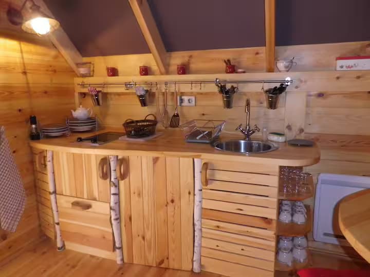 La Cabane sur pilotis, un havre de paix au cœur de la campagne normande 
