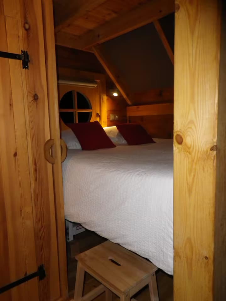 La Cabane sur pilotis, un havre de paix au cœur de la campagne normande 