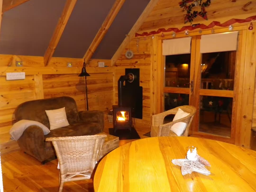 La Cabane sur pilotis, un havre de paix au cœur de la campagne normande 