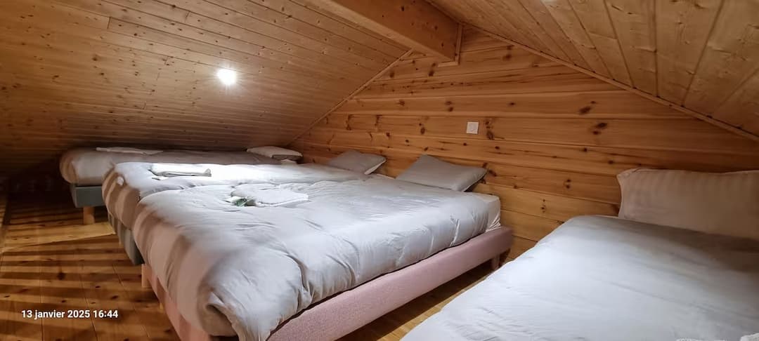 Chalet familial au bord d’un étang 
