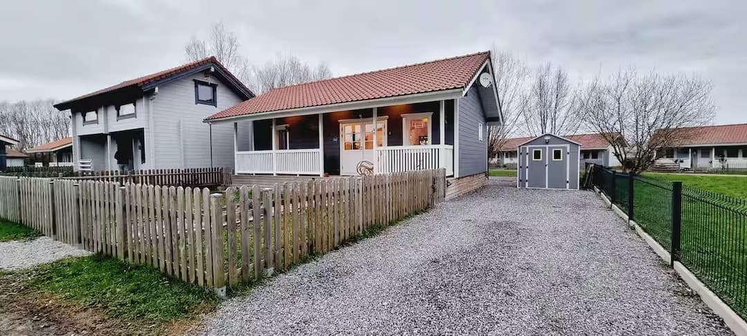 Chalet familial au bord d’un étang 