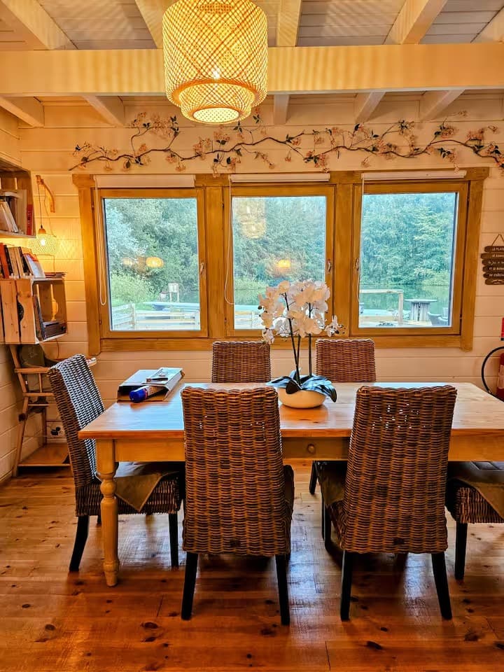 Chalet familial au bord d’un étang 