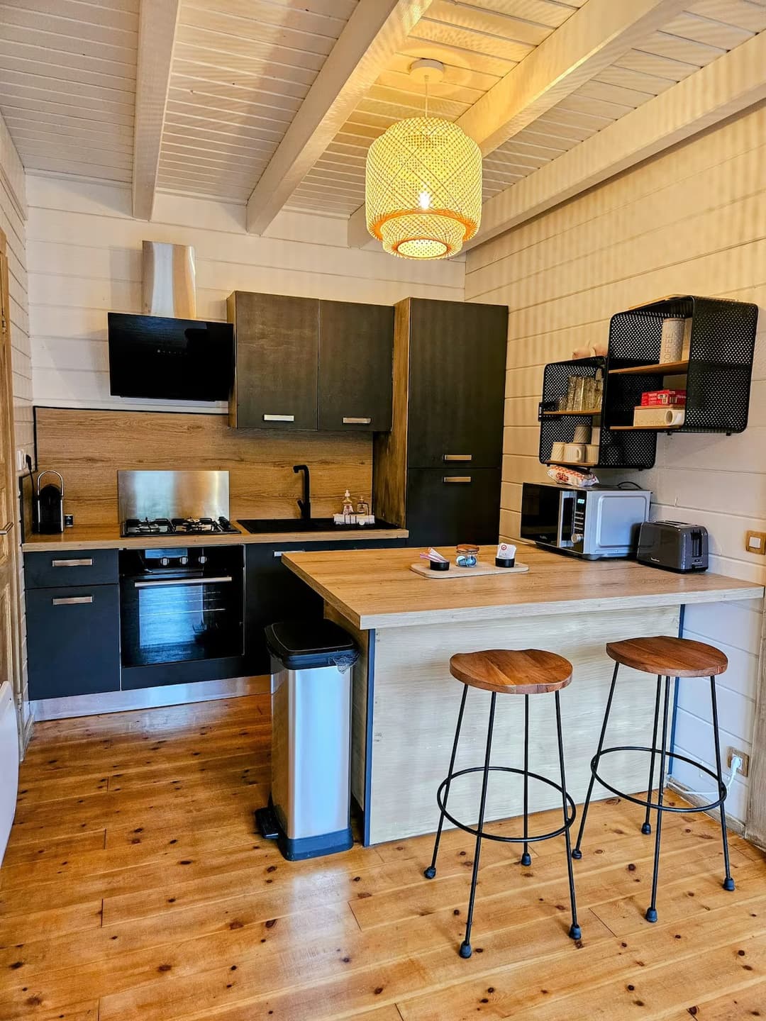 Chalet familial au bord d’un étang 