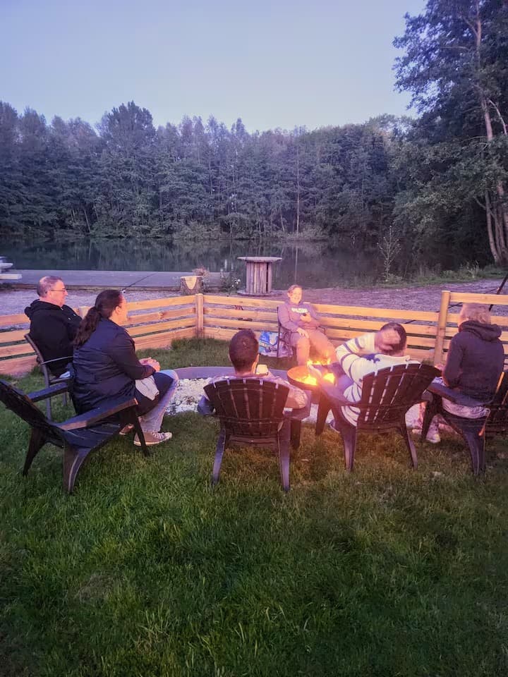 Chalet familial au bord d’un étang 