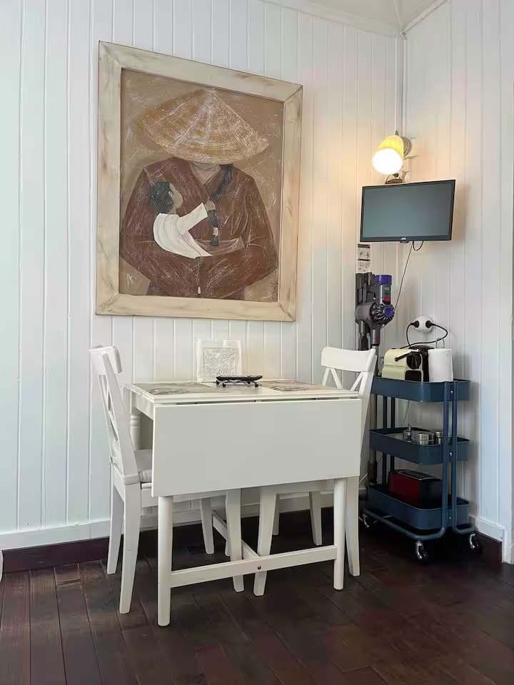 Maisonnette normande à l’orée de la rivière 