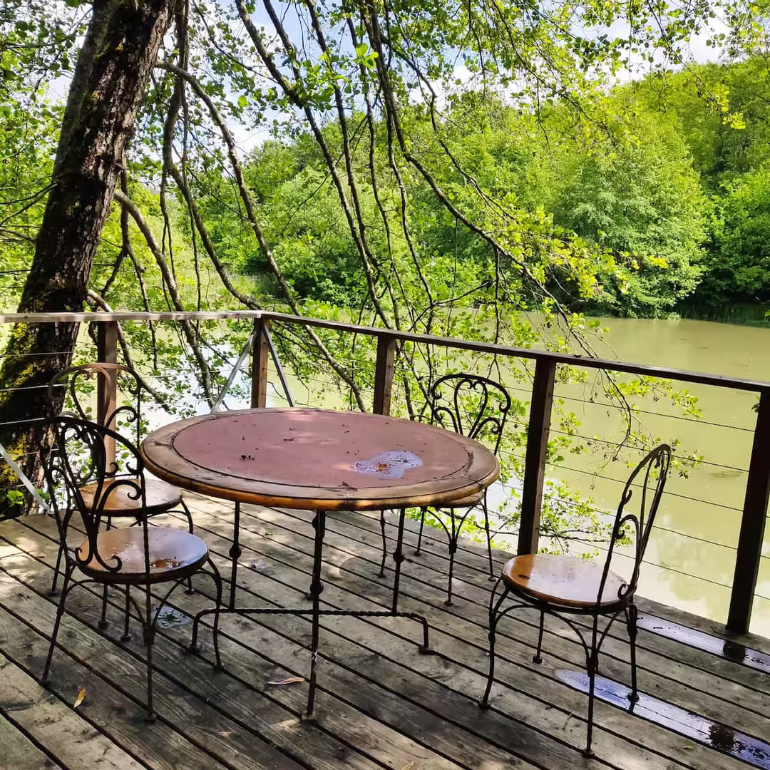 Cabane d’évasion, entre bambous et rivage 