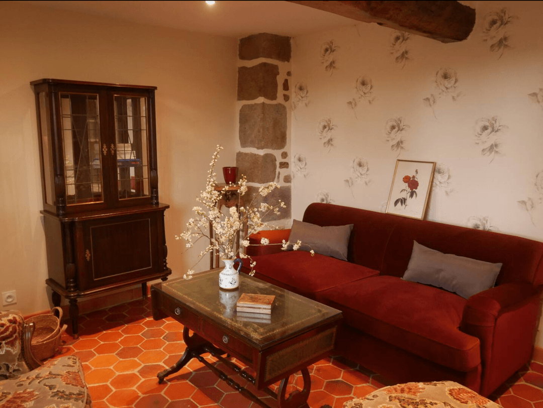 Le gîte normand avec un étang privé et des ânes