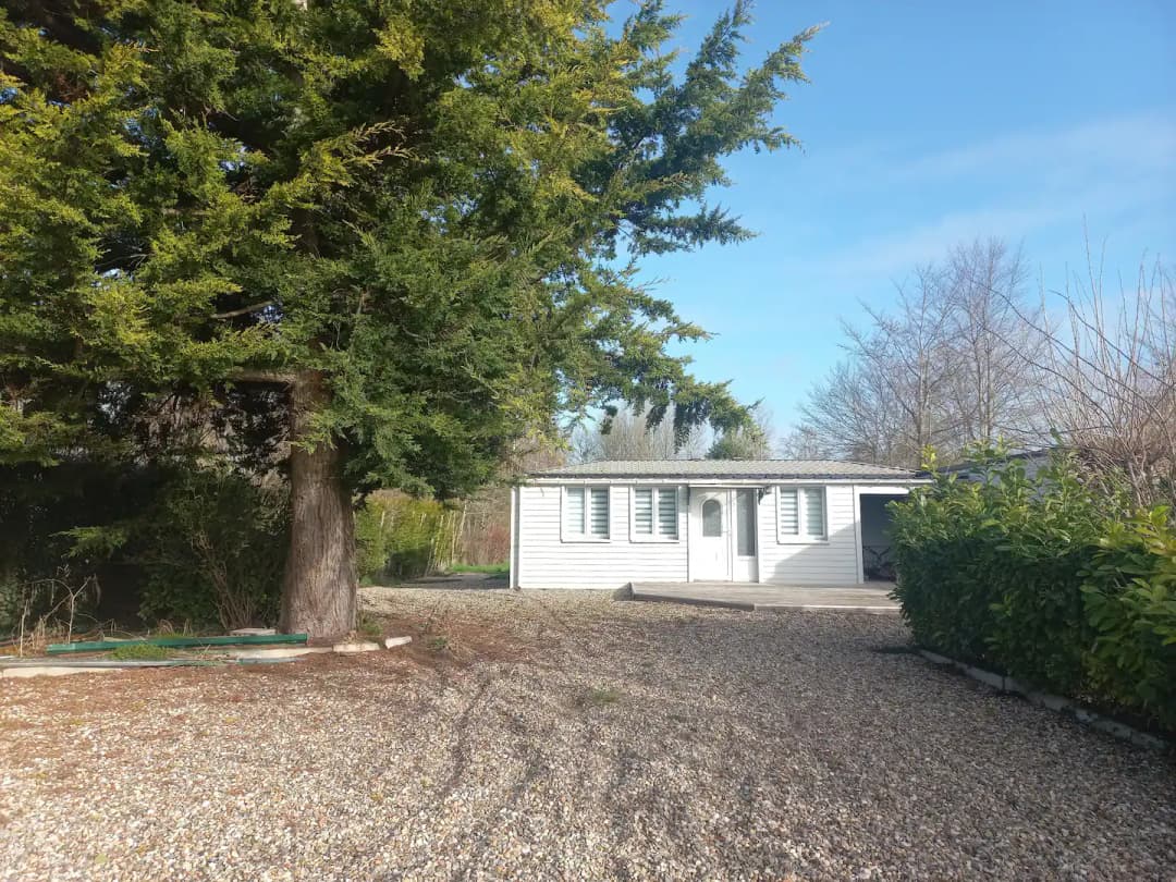 Gîte familiale avec accès à un étang privé proche d’Amiens 