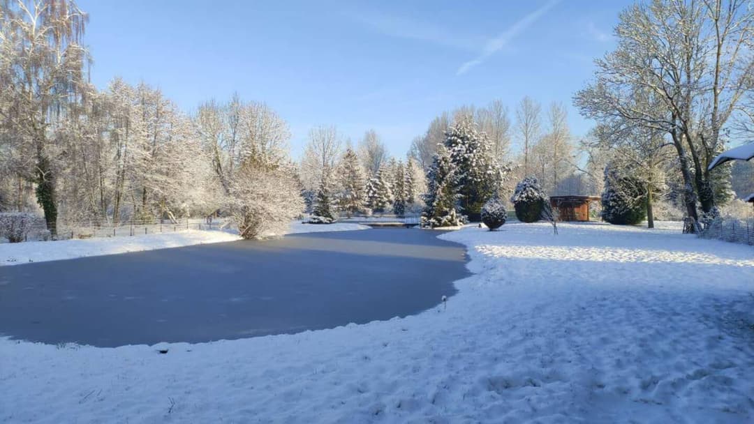Gîte familiale avec accès à un étang privé proche d’Amiens 
