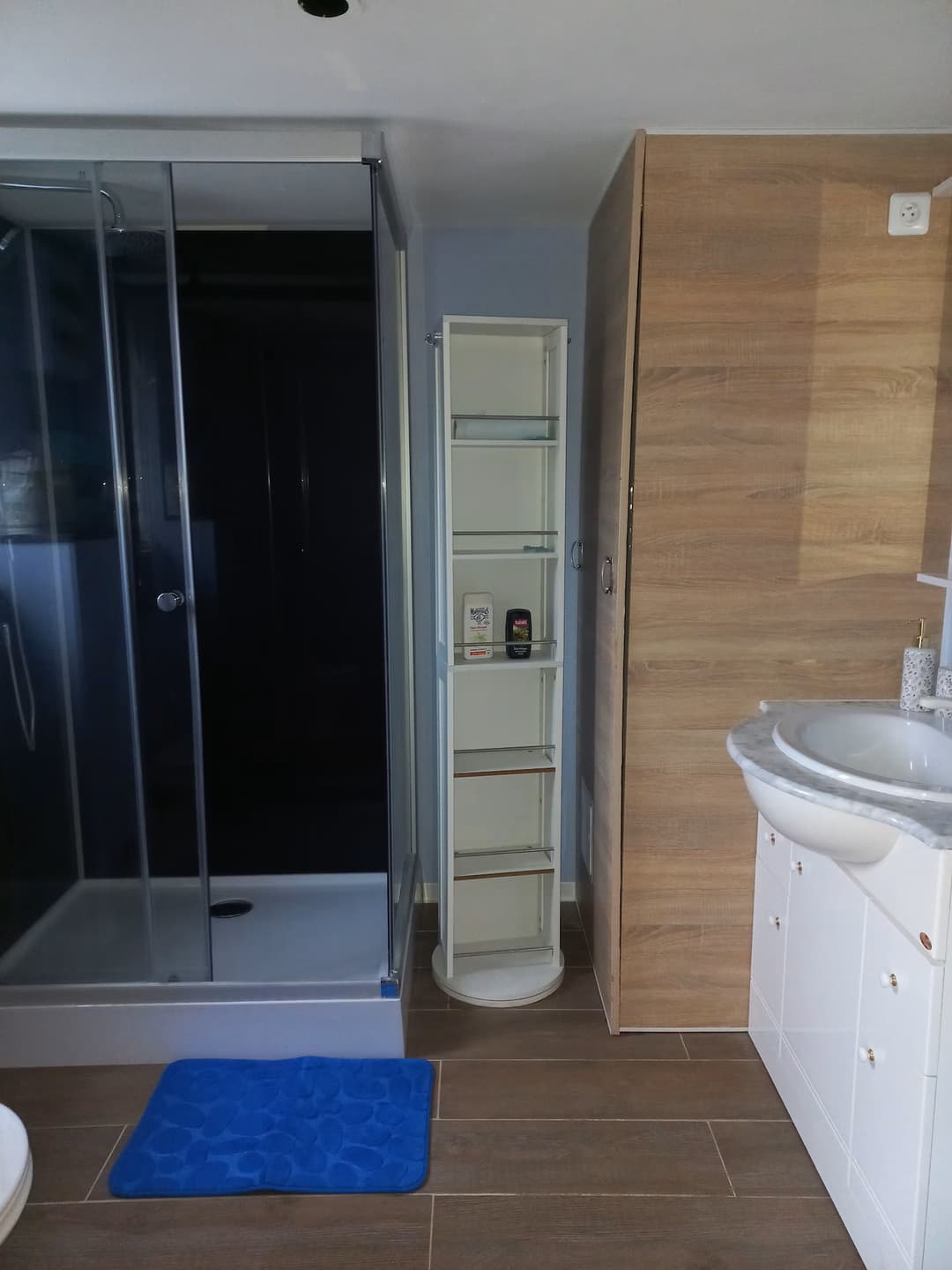 Gîte familiale avec accès à un étang privé proche d’Amiens 