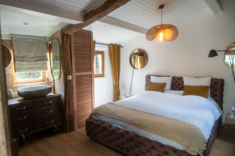 Hébergement avec spa au bord d’un étang 