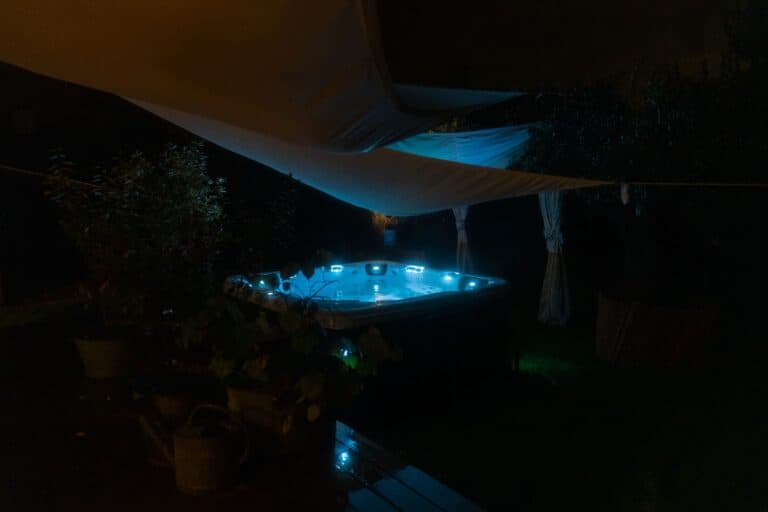 Hébergement avec spa au bord d’un étang 