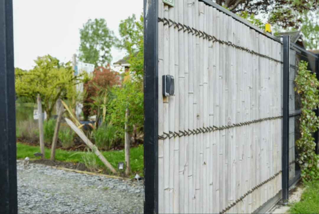 Lodge luxeux avec jacuzzi privatif au bord d’un étang 