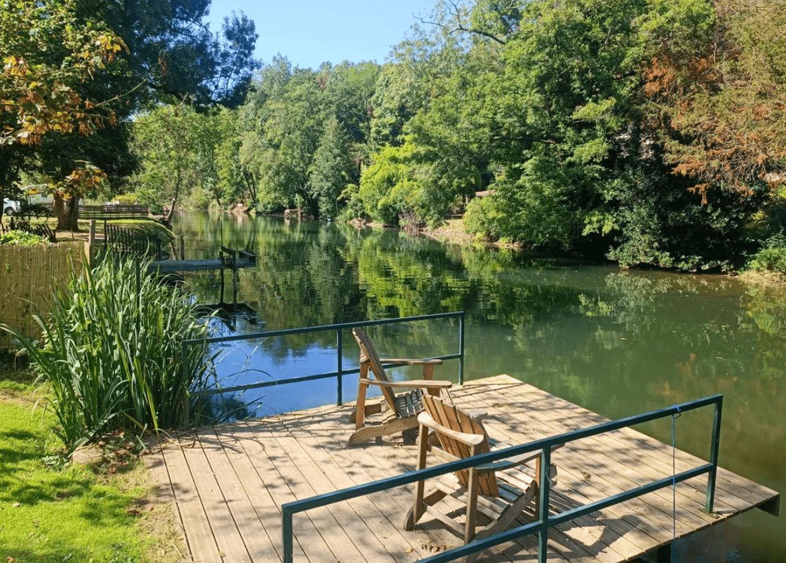 Gîte avec ponton privatif et accès au bord de rivière 