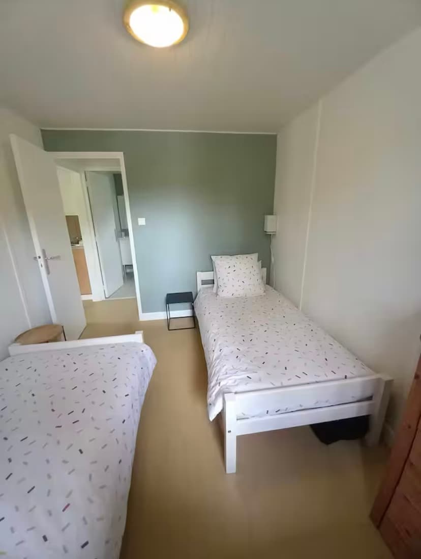 Chalet en bord d’un étang privé dans le Limousin 
