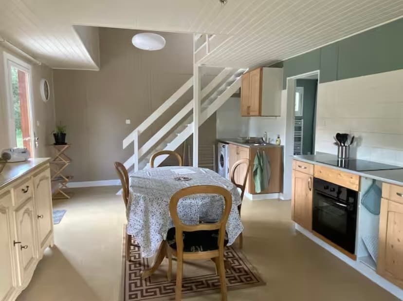 Chalet en bord d’un étang privé dans le Limousin 