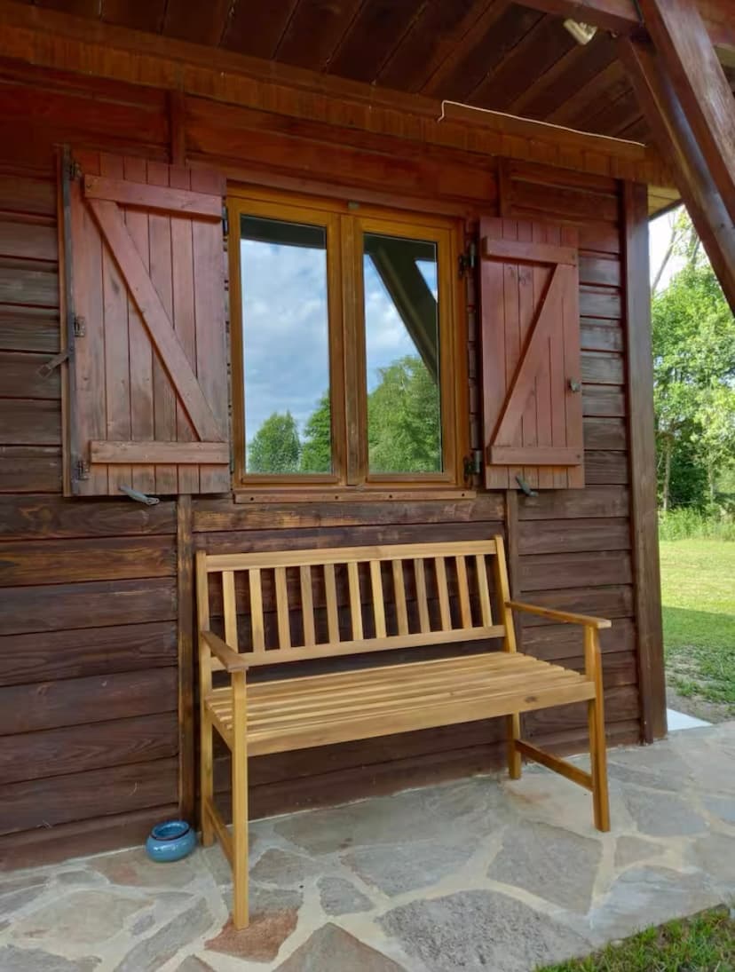 Chalet en bord d’un étang privé dans le Limousin 
