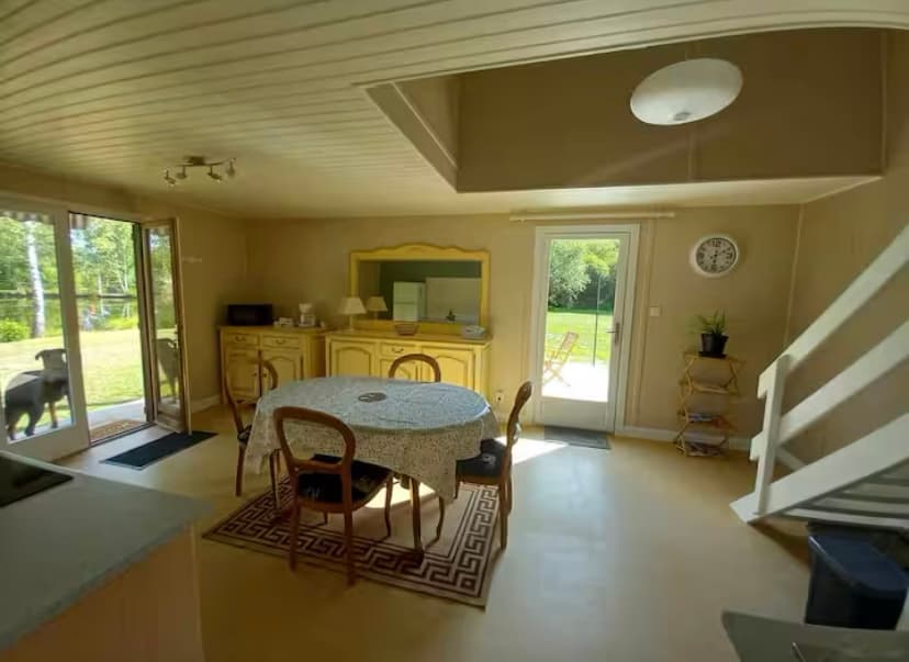 Chalet en bord d’un étang privé dans le Limousin 