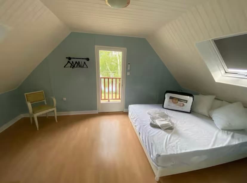 Chalet en bord d’un étang privé dans le Limousin 