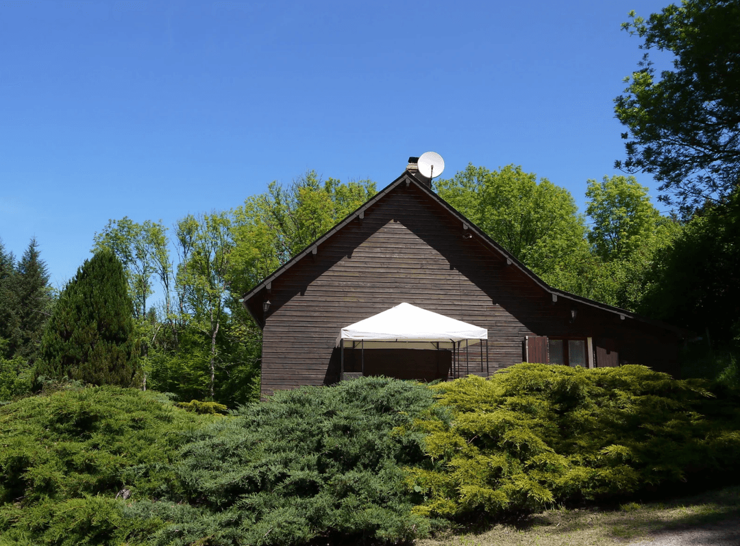 Grand chalet  avec accès à un étang privé 