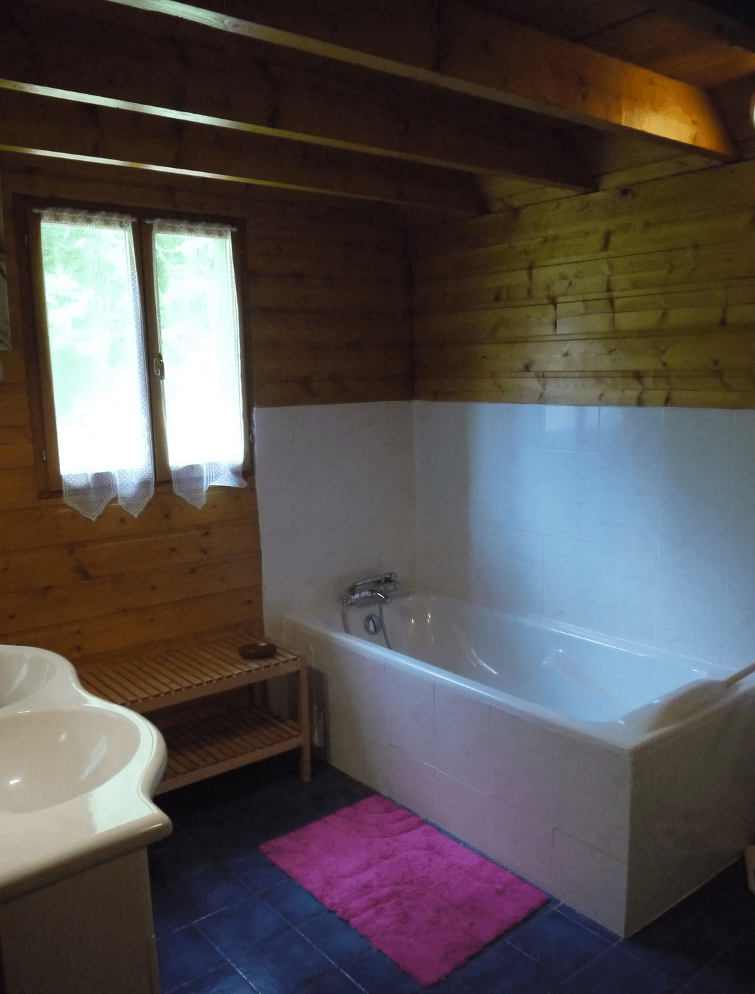 Grand chalet  avec accès à un étang privé 