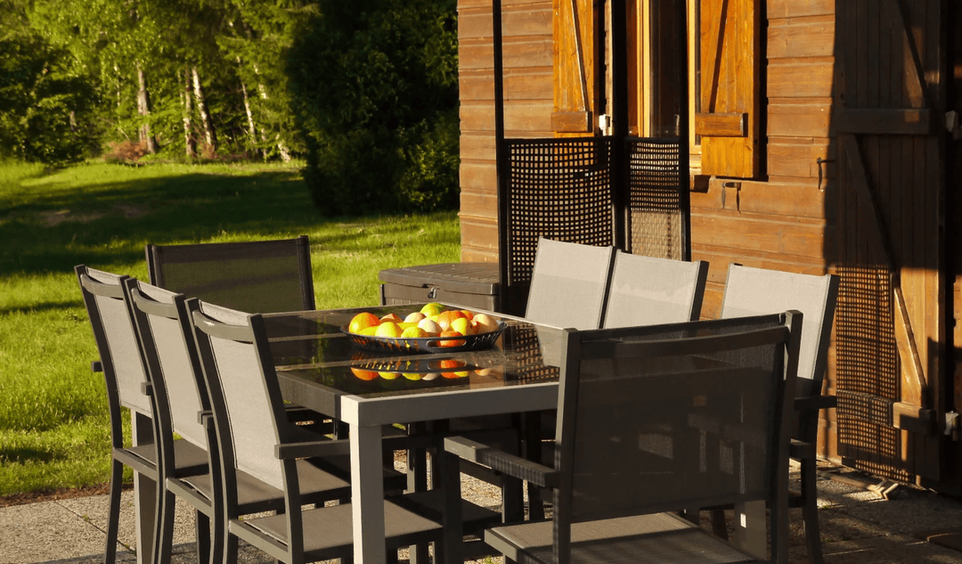 Chalet au bord d’un étang de 1.5 ha 