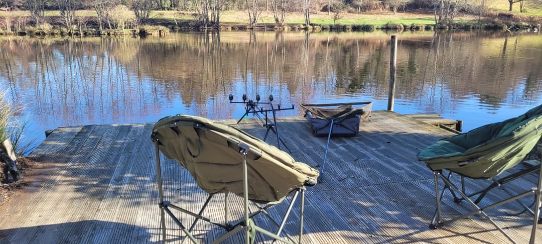 Cabane de pêche avec accès à un étang privé poste 2 