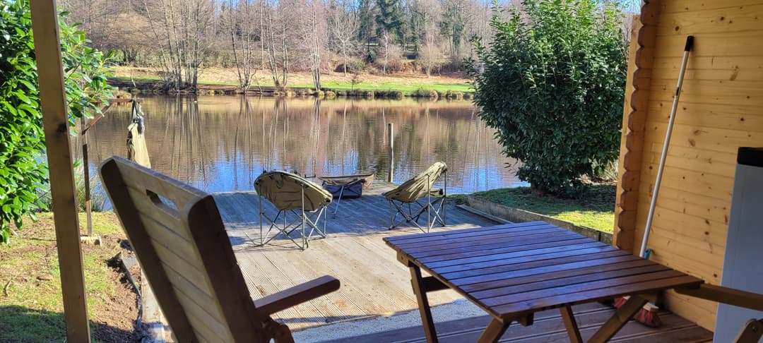 Cabane de pêche avec accès à un étang privé poste 2 