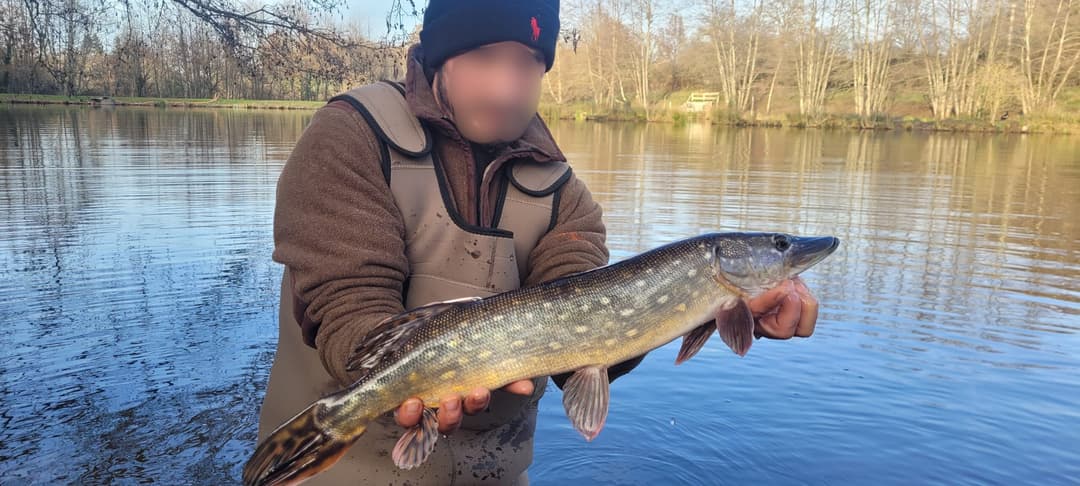 Cabane de pêche avec accès à un étang privé poste 2 