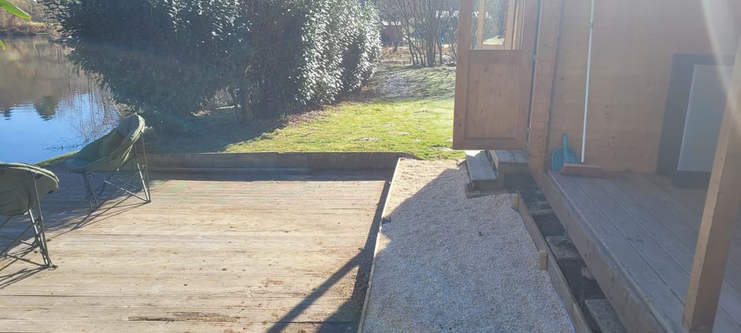 Cabane de pêche avec accès à un étang privé poste 2 