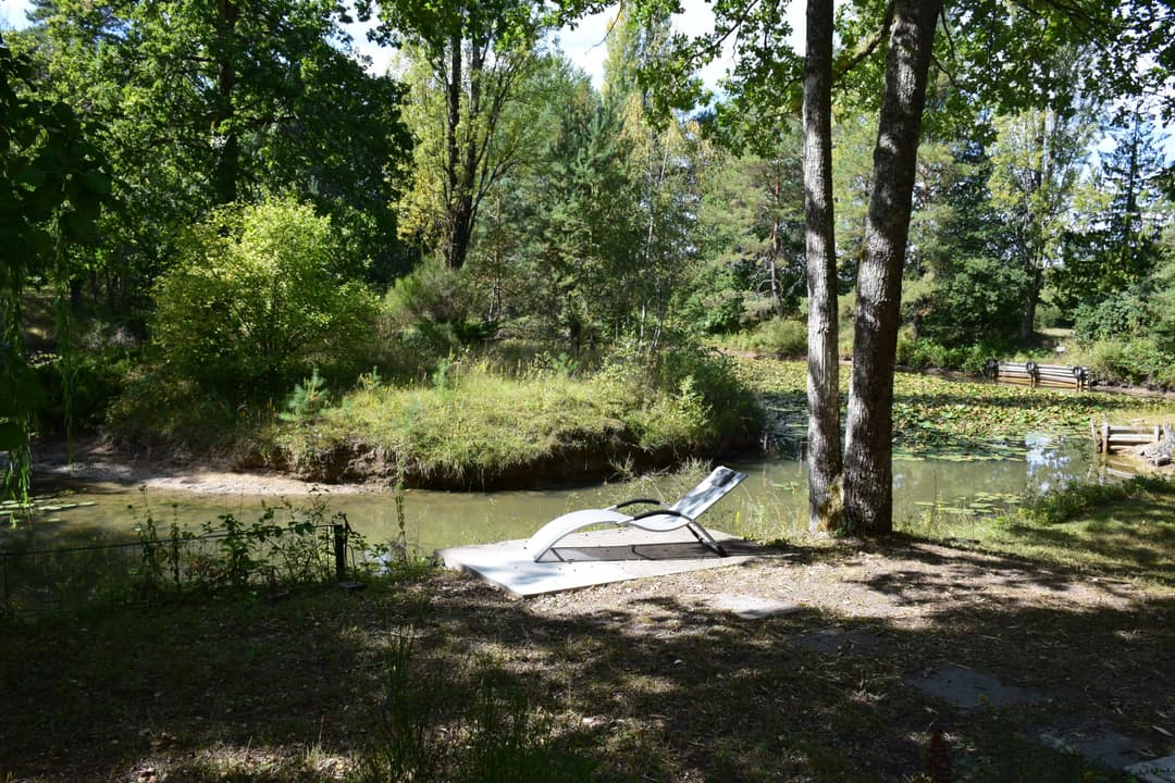 Chalet tout confort pour 4 personnes avec son étang privé 