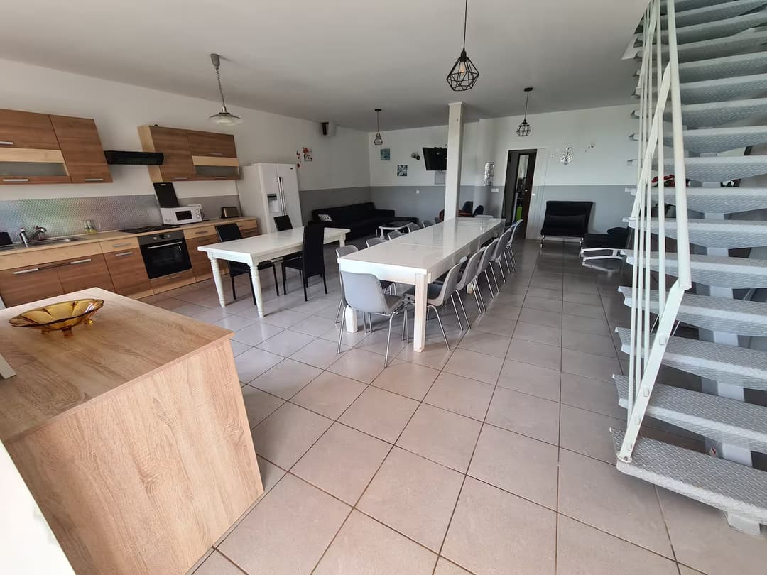 Grand gîte au bord de quatres étangs privés 
