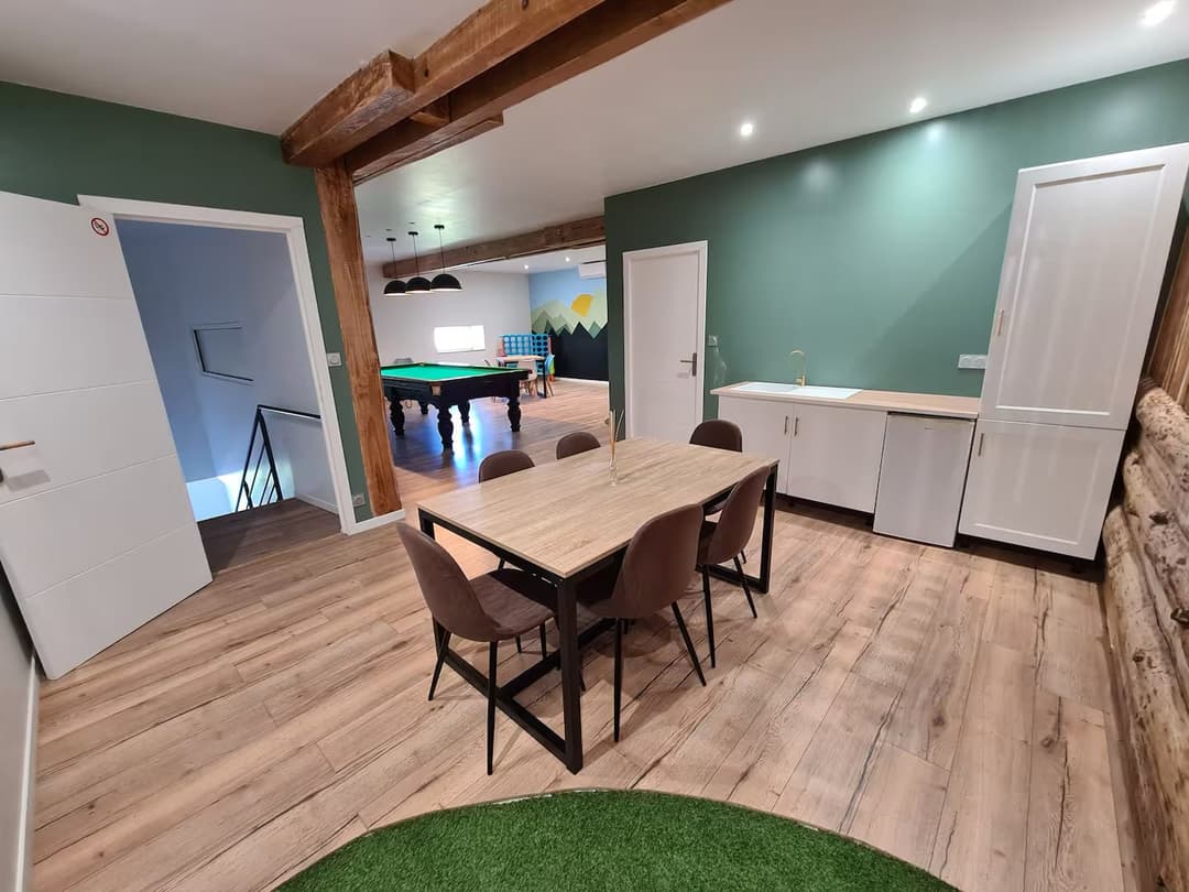 Grand gîte au bord de quatres étangs privés 