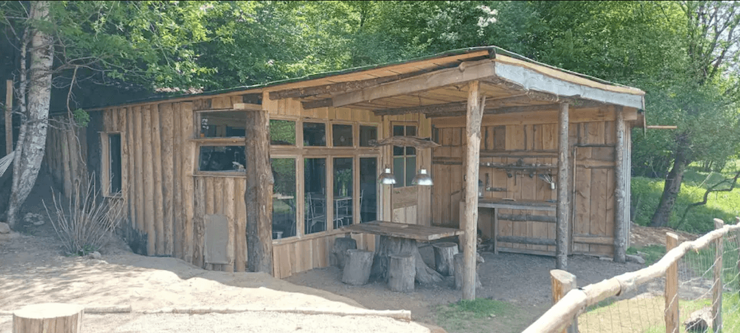 Cabane en bois avec accès privatisé sur la rivière 