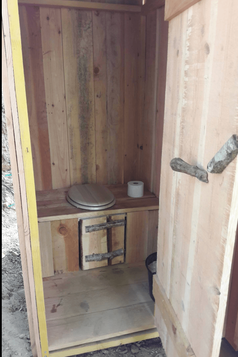 Cabane tente au cœur de la nature avec un accès privatisé à la rivière 