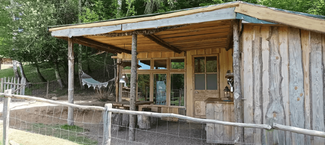 Cabane en bois avec accès privatisé sur la rivière 