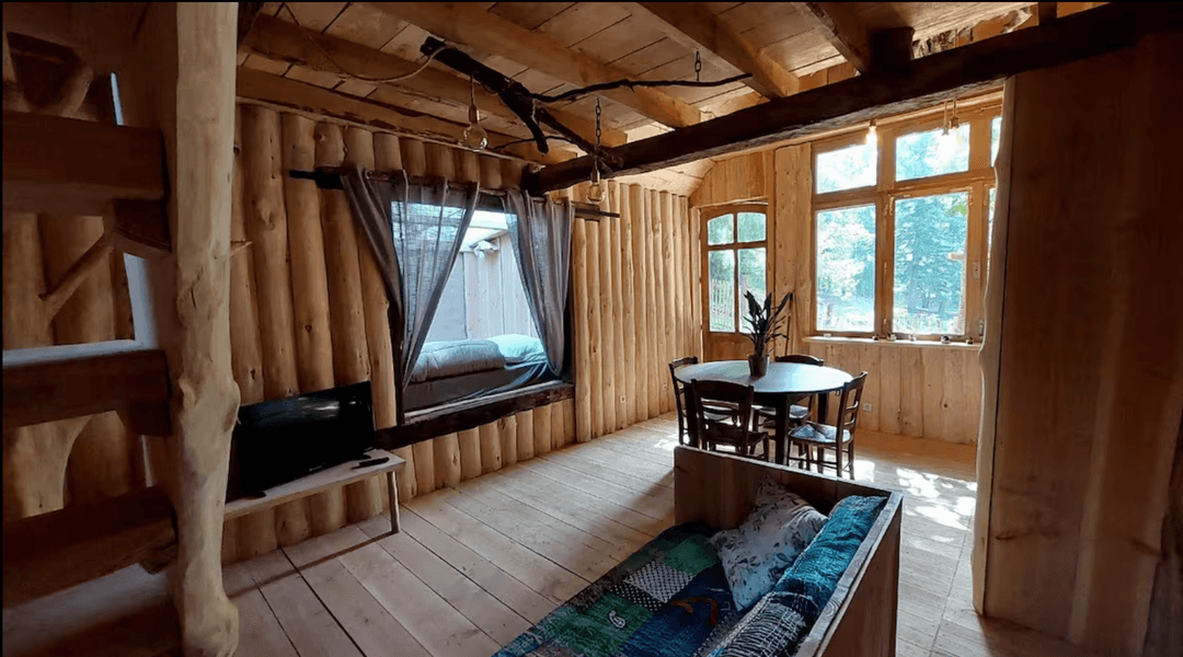 Refuge paisible avec accès privé à la rivière et un petit étang 